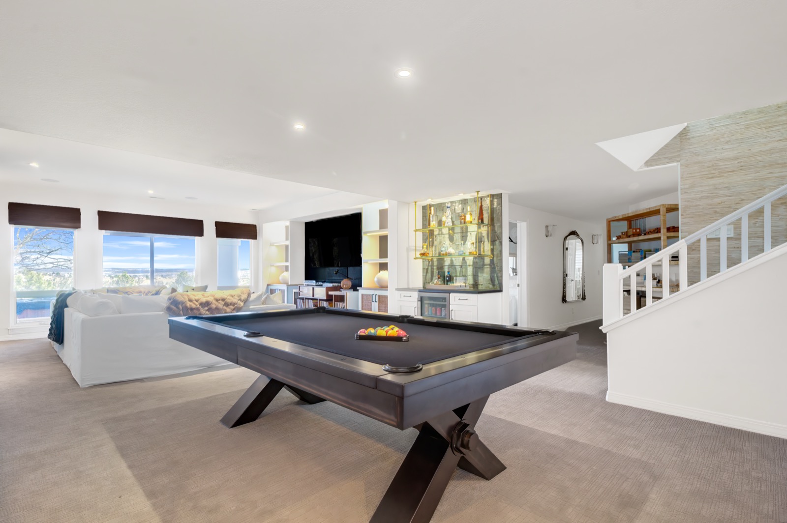 Mountain Shadows Residence - Image 2