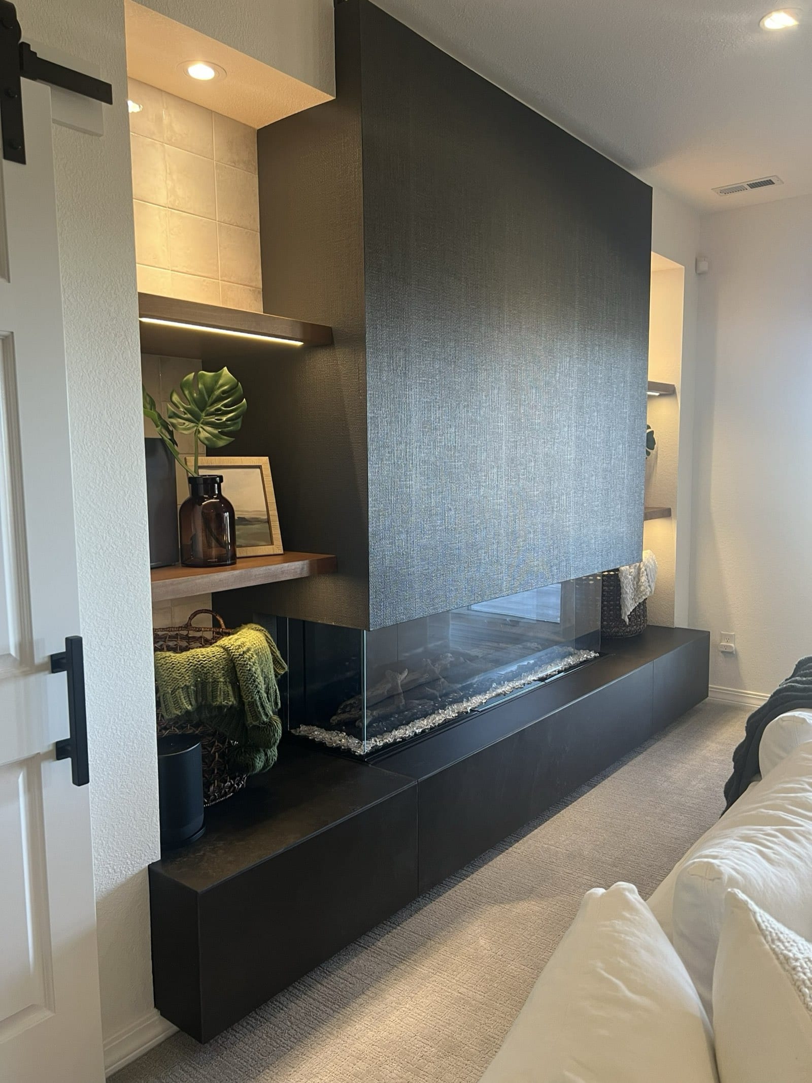 Sleek Modern - Image 3